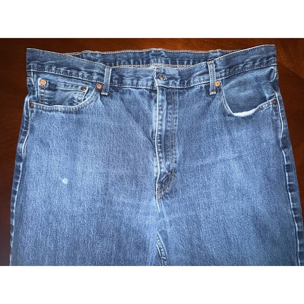 Levi Jeans 550 Mens 42x30 Relaxed Fit Medium Wash Straight Leg Classic - Picture 3 of 10